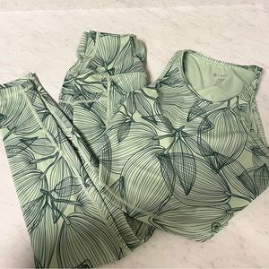 Buffbunny XS legging and S crop top lime green